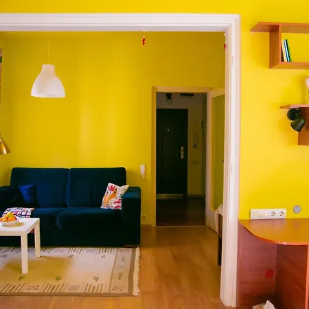 Spacious 1 Bed Flat Near Vitosha Blvd Daire *