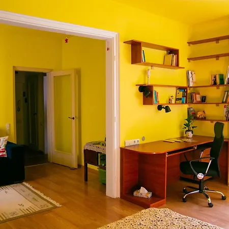 Apartamento Spacious 1 Bed Flat Near Vitosha Blvd Sofía