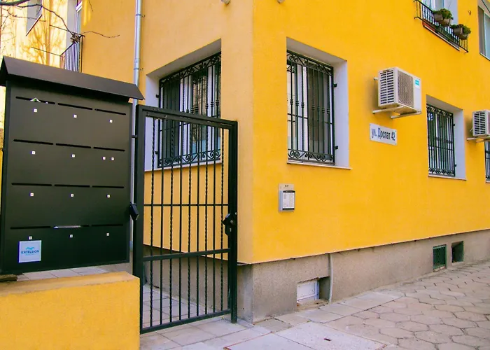 Spacious 1 Bed Flat Near Vitosha Blvd アパート *