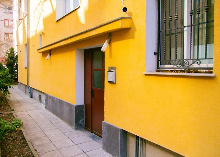 Spacious 1 Bed Flat Near Vitosha Blvd ソフィア