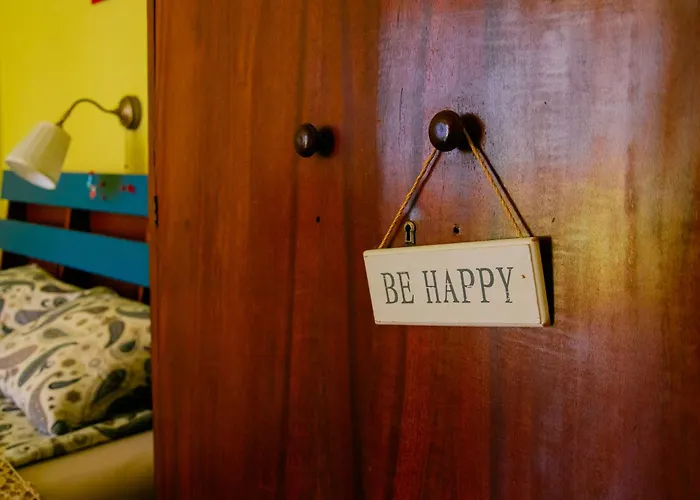 Spacious 1 Bed Flat Near Vitosha Blvd アパート