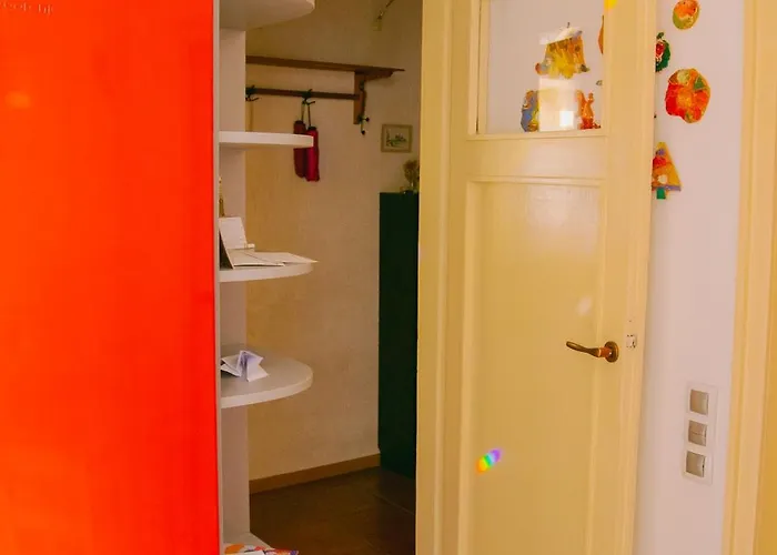 Spacious 1 Bed Flat Near Vitosha Blvd アパート