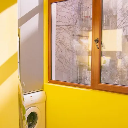 Spacious 1 Bed Flat Near Vitosha Blvd